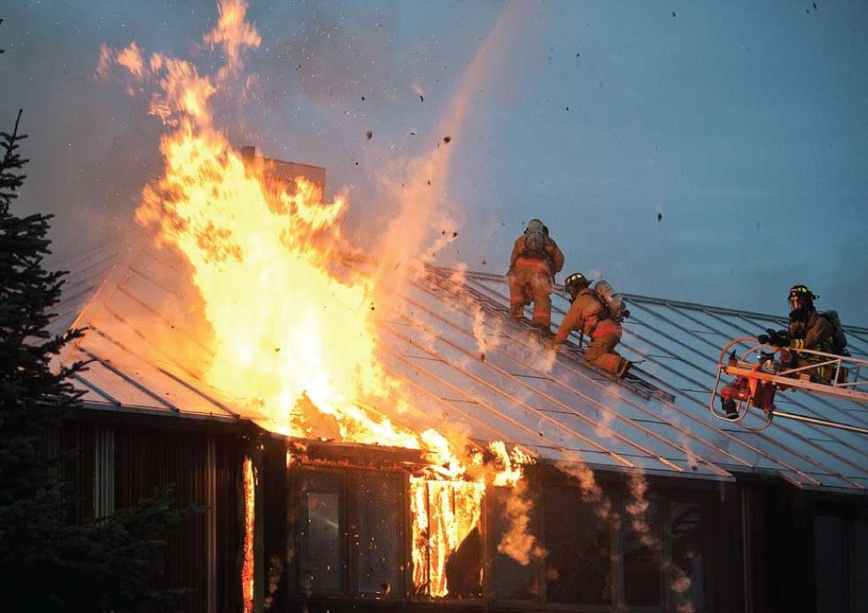ประกันอัคคีภัย : ไฟไหม้บ้าน ขอความช่วยเหลือได้ที่ไหน?