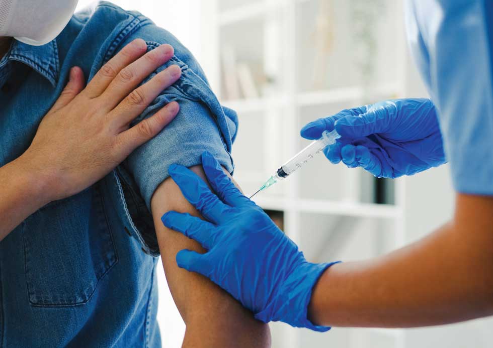 ประกันสุขภาพ : ข้อปฏิบัติ ก่อน ระหว่าง และหลังฉีดวัคซีนโควิด 19 เตรียมตัวอย่างไร?