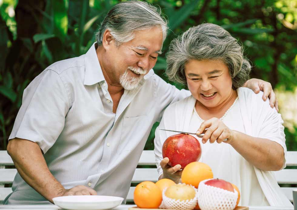 ประกันสุขภาพ : คนแก่เบื่ออาหาร! ปัญหาโลกแตกของคนดูแลผู้สูงอายุ